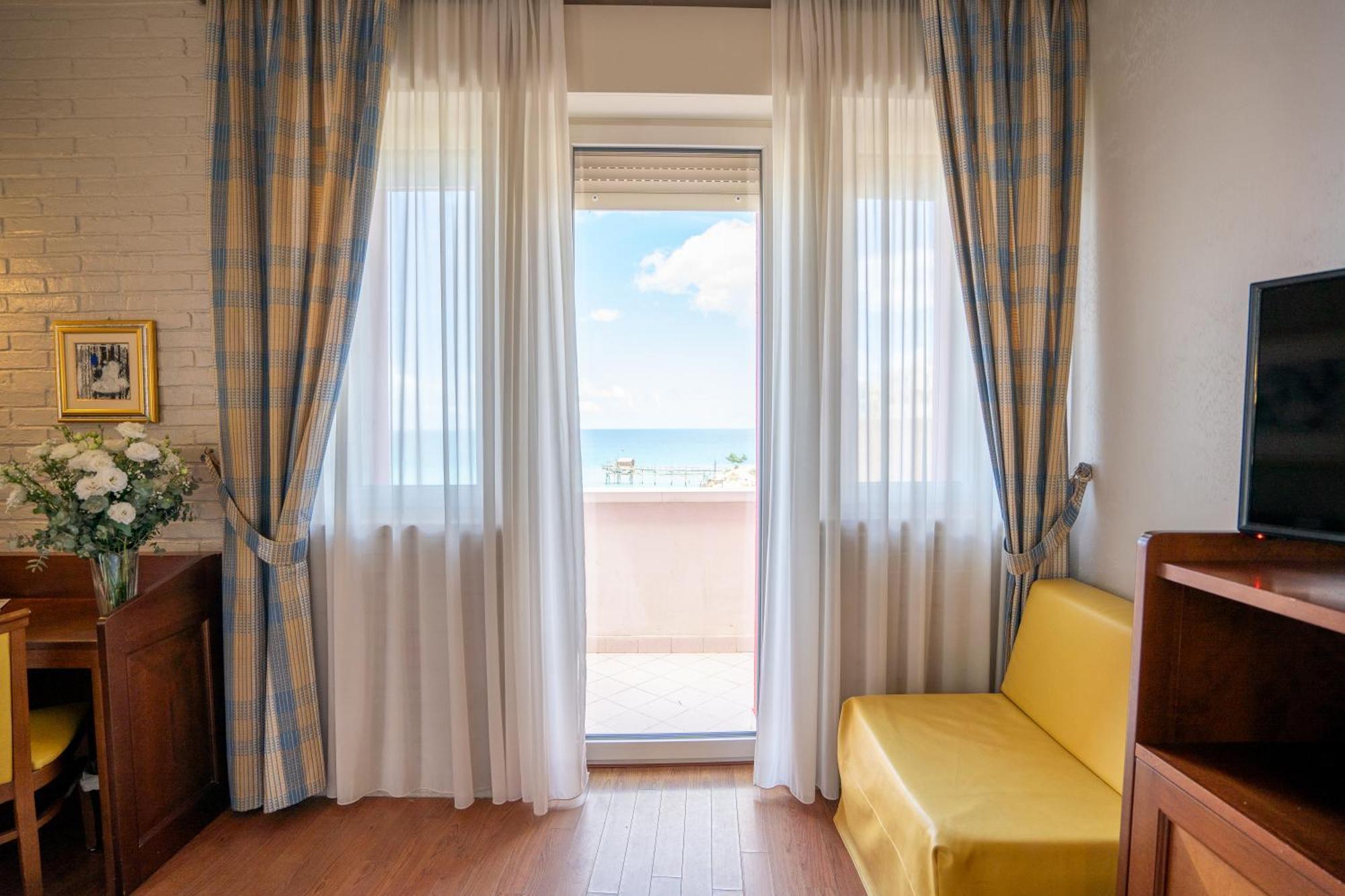 Art Hotel Santa Lucia Termoli Exterior photo