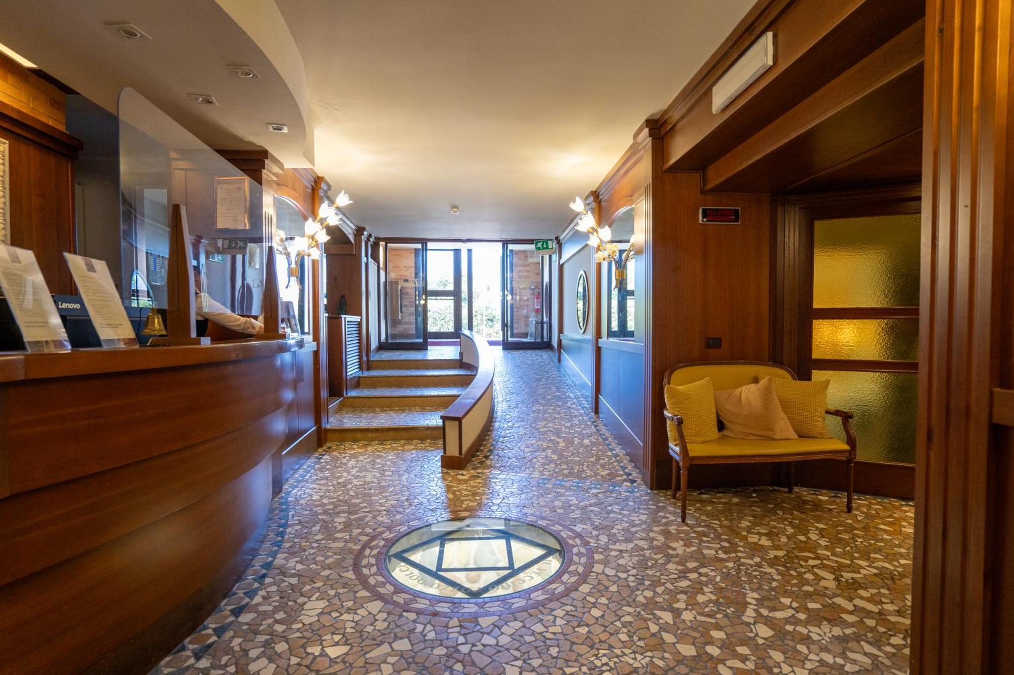 Art Hotel Santa Lucia Termoli Exterior photo